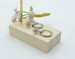 Load image into Gallery viewer, Daisy hoops