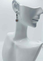 Load image into Gallery viewer, Daisy hoops