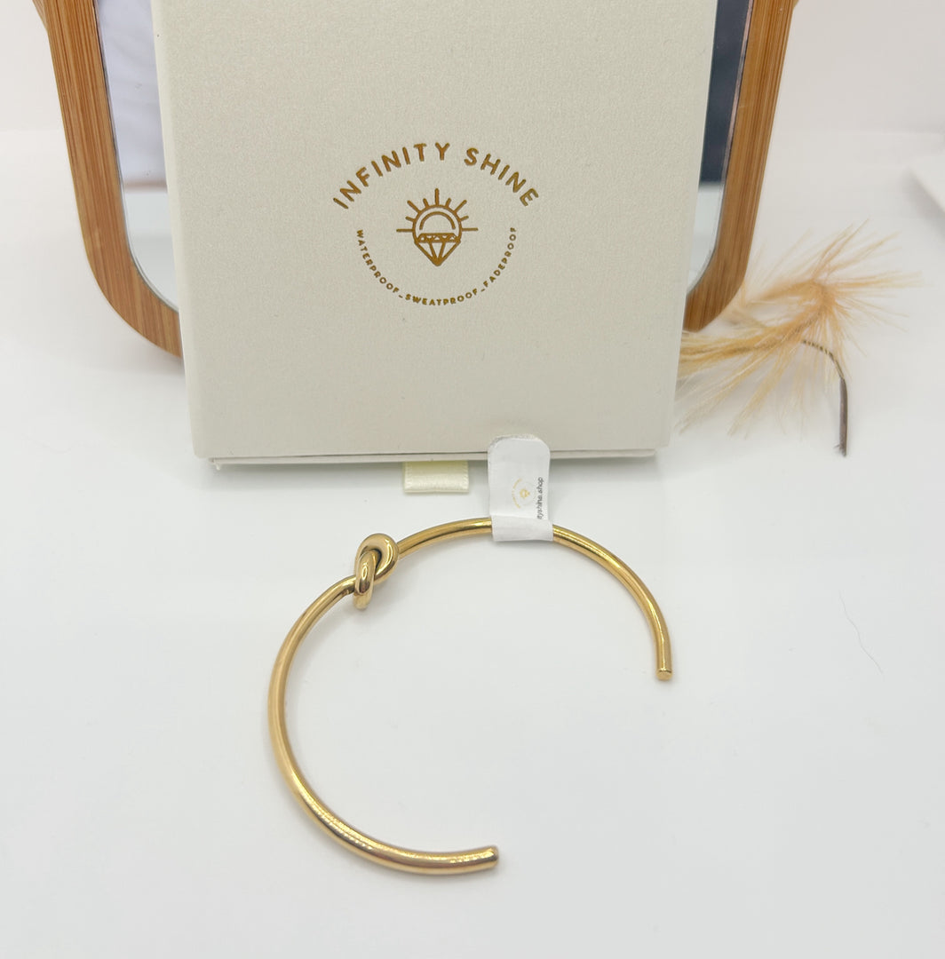 Eternal knot Bangle