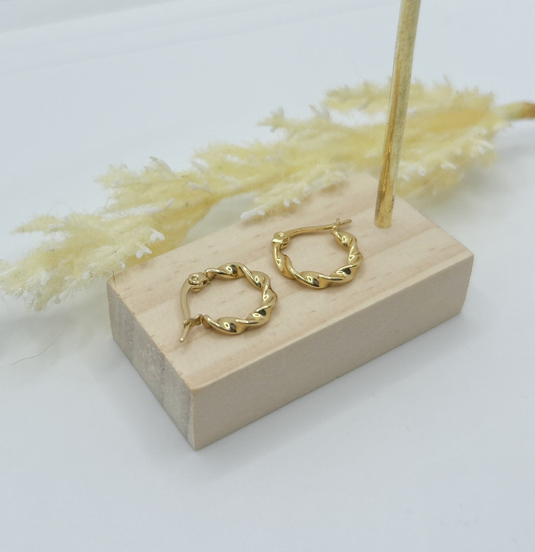 Twist Hoops