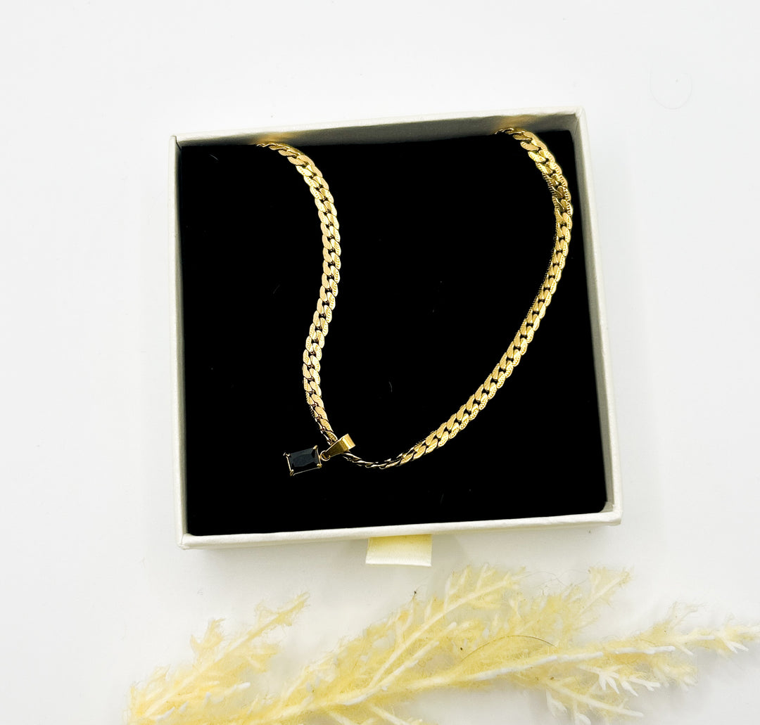 Flat stone chocker