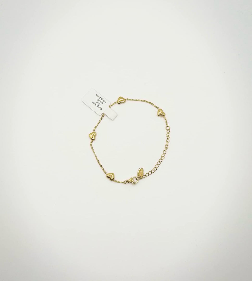 Dainty heart bracelet