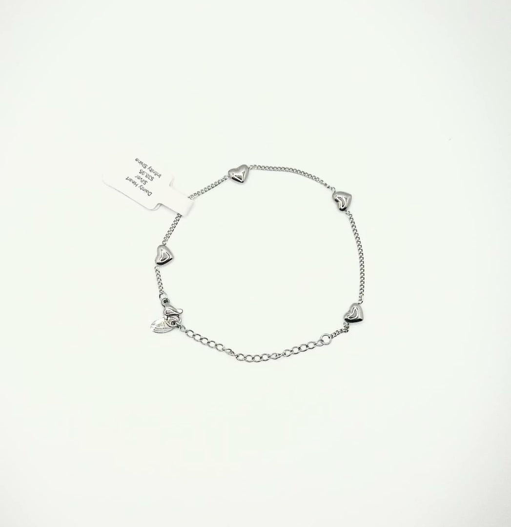 Dainty heart bracelet