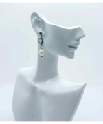 Load image into Gallery viewer, Tessa knot earings